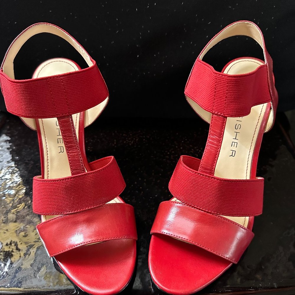 Marc Fisher 4" Red Heels Size 7